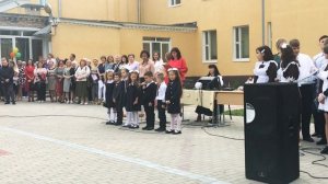 Выступление первоклассников 1 сентября 2020 г.