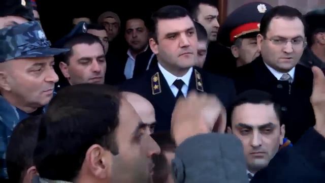 Gevorg Kostanyan debates with the activists in Gyumri смотреть онлайн