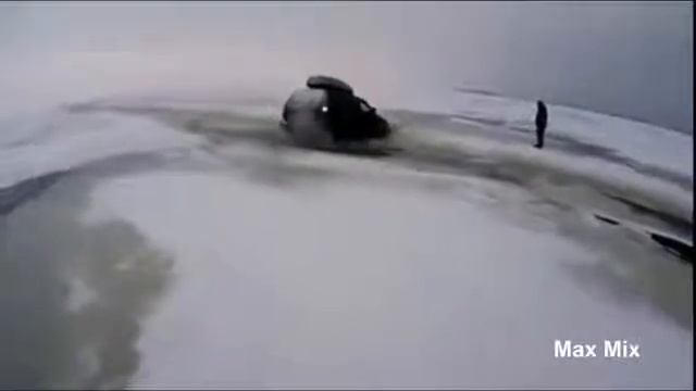 Подборка машины подо льдом проваливаются под лед смотреть онлайн