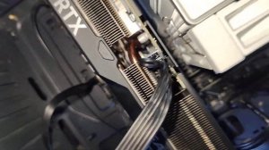GeForce RTX™ 4070 WINDFORCE OC 12G не крутится центральный кулер