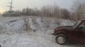 Первый выезд Нивы на оффроуд, RAV4 на бездорожье.. и первый снег!