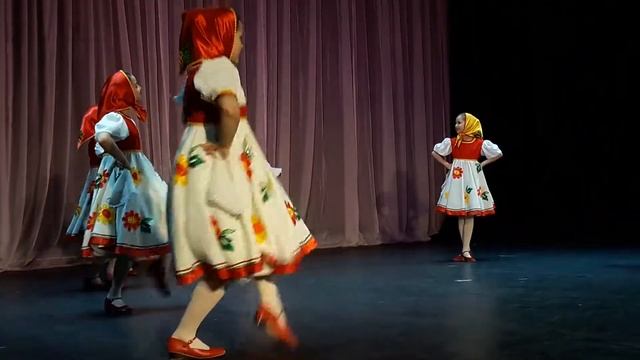 "Матрёшки", ансамбль танца "Кудринка", 20.05.2018, ВЦХТ смотреть онлайн