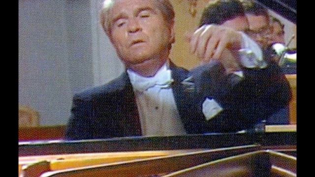 Эмиль Гилельс (фортепиано) - Бетховен - Соната № 29, III часть (live rec. 1984) смотреть онлайн