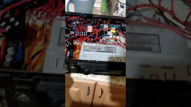 хлопок колонок при выключении усилителя смотреть онлайн