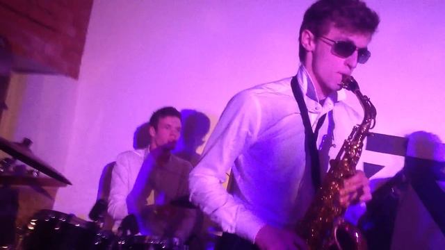 Post/a/Nova - Потерял зарядку (live) смотреть онлайн