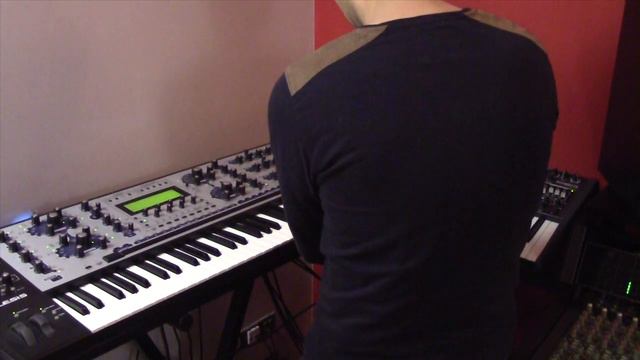 Alesis Andromeda & Arturia Minibrute смотреть онлайн
