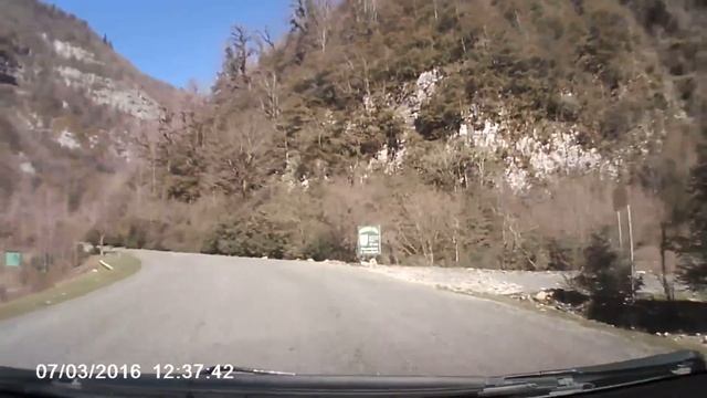 Trip to Lake Ritsa смотреть онлайн