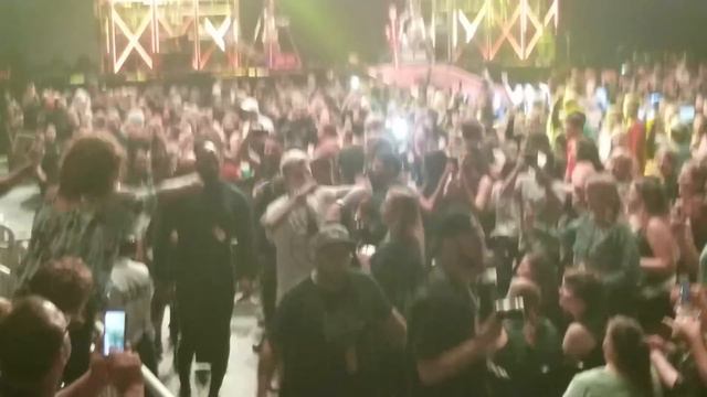MGK opening for Fall Out Boy 9/16/18 смотреть онлайн