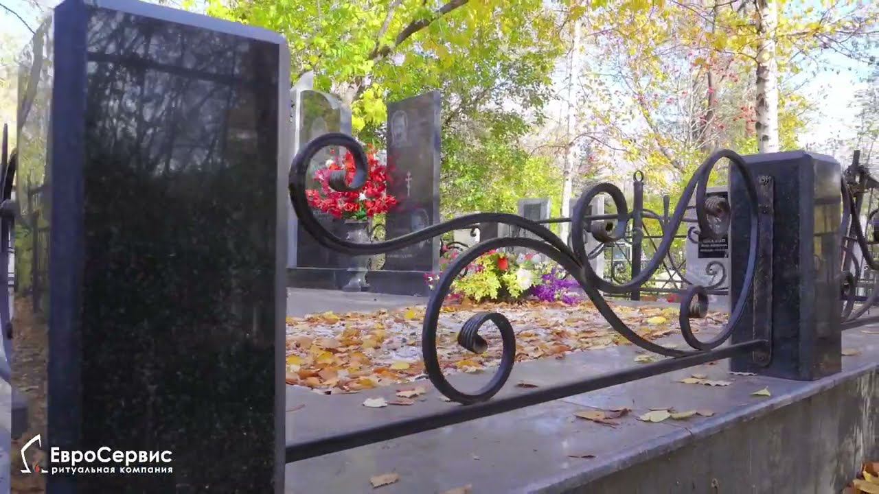 Гранитный мемориальный комплекс с комбинированным памятником из гранита двух цветов смотреть онлайн