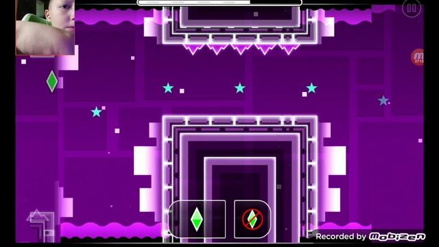 Челлендж не сними наушники когда играешь в Geometry Dash Lite (наушники сломаны помехи):??⛰?:( смотреть онлайн