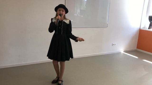 Из к/ф Мэри Поппинс «Леди совершенство» смотреть онлайн