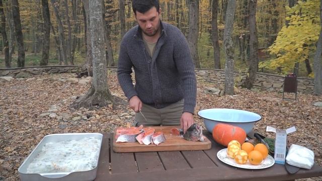 НЮАНСЫ ЗАСОЛКИ КРАСНОЙ РЫБЫ. КАК ЗАСОЛИТЬ ИКРУ. ГОТОВЛЮ ФОРЕЛЬ смотреть онлайн