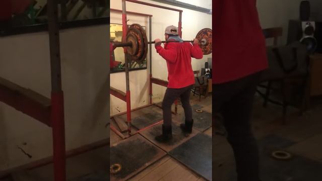 Тренажерный зал зал под землей ( бункер ) 1975 года смотреть онлайн