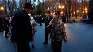 Я НЕ МОГУ СМОТРЕТЬ, КАК ТЫ РЯДОМ ИДЁШЬ С ДРУГИМ!??/ТАНЦЫ В ПАРКЕ ГОРЬКОГО ХАРЬКОВ 2021