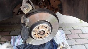 Замена передних тормозных колодок на Mercedes ML350 W164