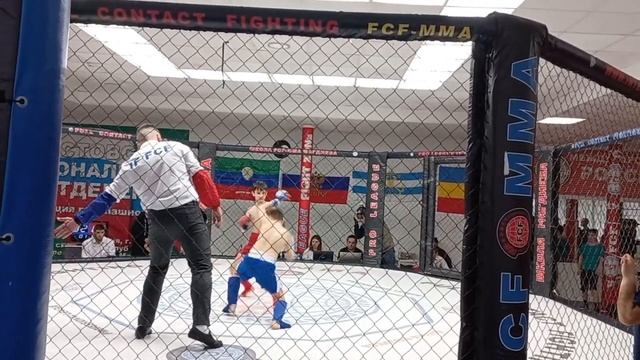 Турнир по полноконтактному рукопашному бою FCF MMA. 1 место. Сын в синей форме. смотреть онлайн