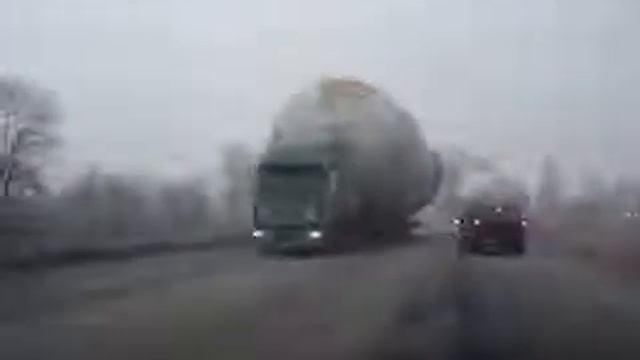 А вы видели это ? Что это проехало ? смотреть онлайн