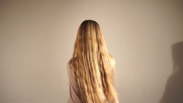 ПЛАТЬЕ ВЫРЕЗ НА СПИНЕ БЕЖЕВОЕ смотреть онлайн