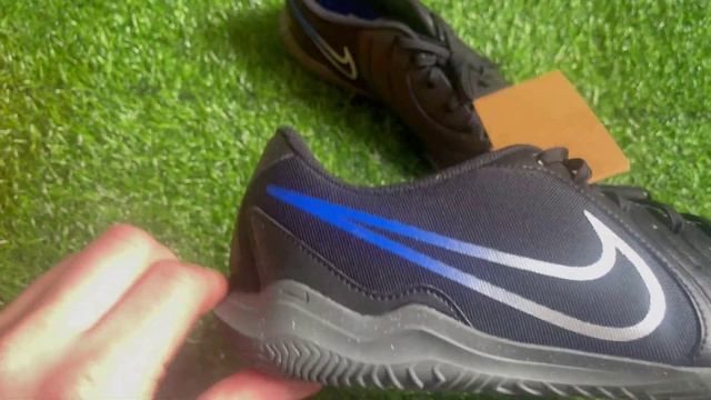 Unboxing Nike Tiempo Legend 10 Club Indoor Court Football Shoes + on feet смотреть онлайн