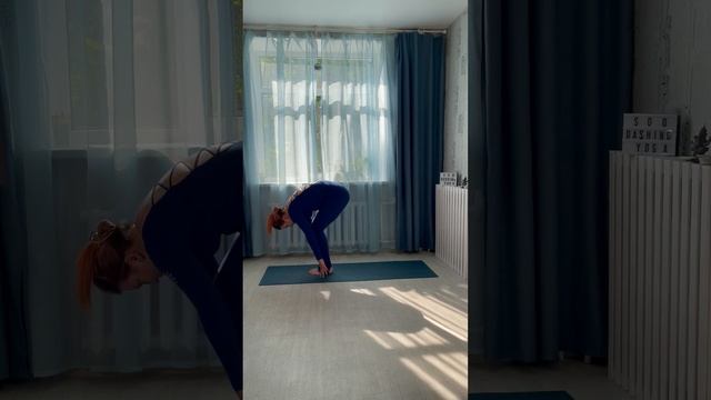 Сурья Намаскар: йога комплекс из 3 базовых приветствий солнцу от Дарьи Карташовой смотреть онлайн
