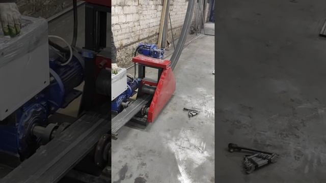 Гибка дуг для теплиц станок ПТЭ-300 смотреть онлайн
