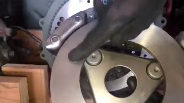 Installing The Clutch Disc And Pressure Plate On A 1943 Willys MB G503 TV смотреть онлайн