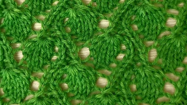 Ажурный узор спицами*ажурные листики