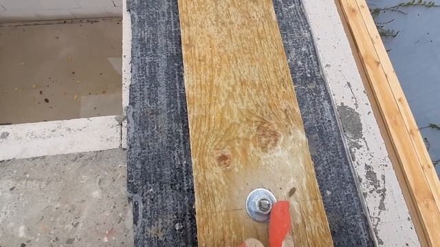 Уложили мауэрлат на доме Загорянка и устанавливаем фермы на МЗП смотреть онлайн