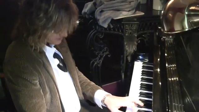 Ronnie Weiss Toronto piano player смотреть онлайн