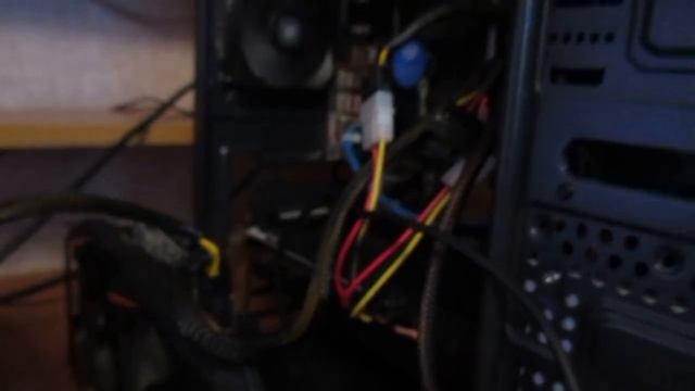 Про блоки питания и переходники Molex на 6 PIN смотреть онлайн