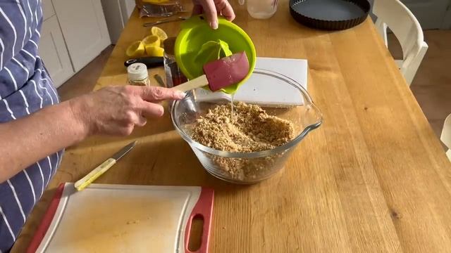 How to make gluten free Treacle Tart - #frugalliving #pudding #dessert #budget #goldensyrup смотреть онлайн