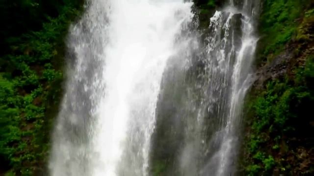 Водопад Малтнома Фолс, штат Орегон, США смотреть онлайн