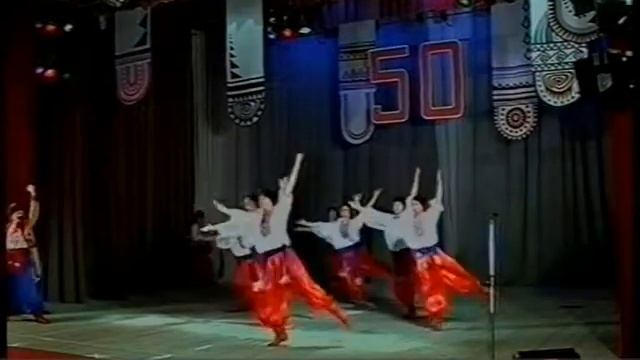 Народний ансамбль танцю "Горицвіт" - Козачі ігри смотреть онлайн