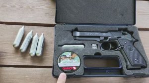 Пневматический пистолет на СО2 от UMAREX, Beretta M 92 FS.