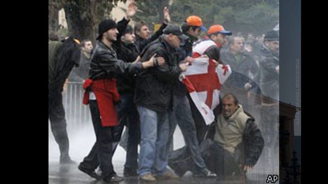 Суд запросил Минюст доставить Михаила Саакашвили в зал заседаний суда 29 ноября смотреть онлайн