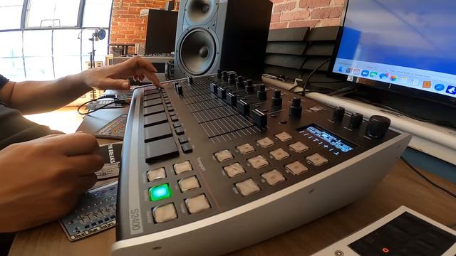 The new ISLA INSTRUMENTS S2400 12bit Sampler (demo7) смотреть онлайн