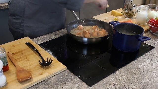 Паста с тунцом и лососем смотреть онлайн