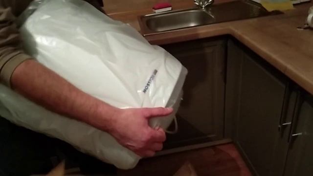 Распаковка — Накопительный водонагреватель Edisson ES 30 V смотреть онлайн