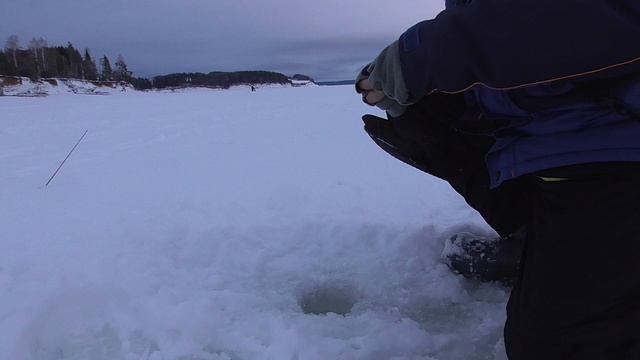 "Лепесток" 38 мм. зимняя блесна на окуня. смотреть онлайн