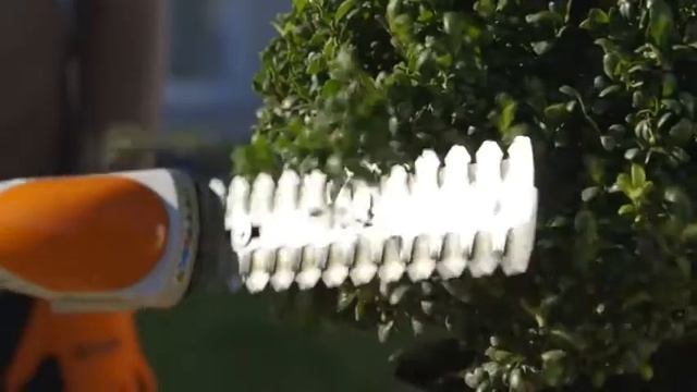 STIHL - Sculpte haies HSA 25 смотреть онлайн