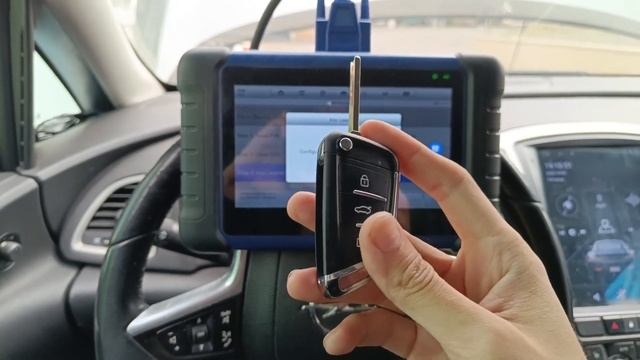 Вручили призы победителям нашего розыгрыша | Автомобильный ключ и сертификат на 100 литров бензина смотреть онлайн