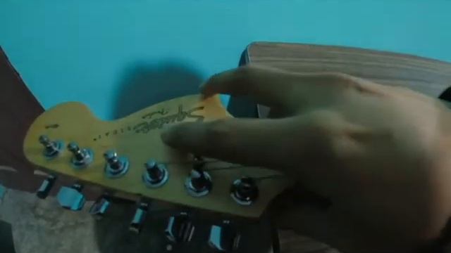 Squier Stratocaster Affinity HSS (TIPO DE GUITARRA ELÉCTRICA STRATOCASTER HSS) смотреть онлайн