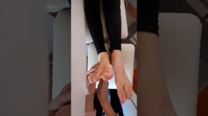 Асмр/Массаж ног моей сестре/