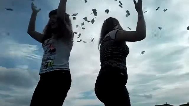 ТЫ УЗНАЕШЬ ЕЁ ИЗ ТЫСЯЧИ смотреть онлайн