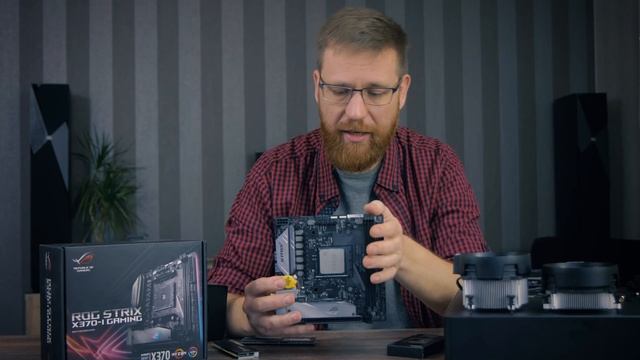Игровой мини-компьютер с Ryzen и Vega смотреть онлайн