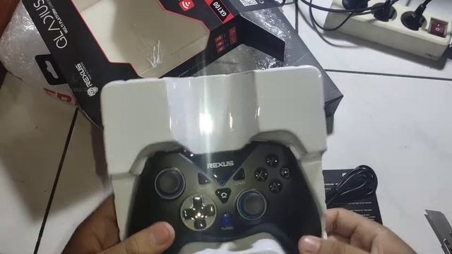 Unboxing Rexus GX100 Wireless Gamepad Indonesia | Akhirnya bisa main Genshin Impack Pake Joystick смотреть онлайн