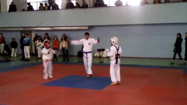 Мишкин бой в Осинниках финал (проиграл по очкам Ивлеву), открытое первенство города смотреть онлайн