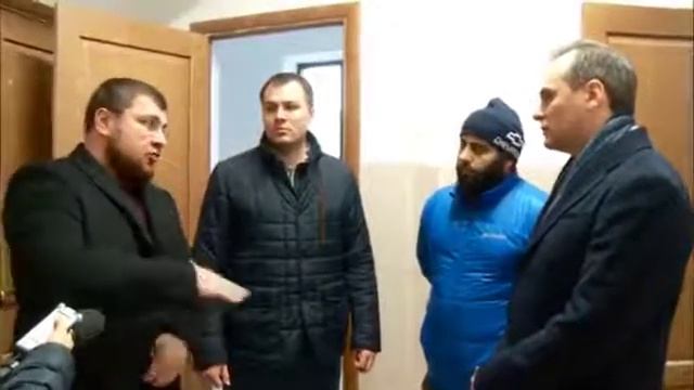 Ознакомился с ходом строительства детского сада на 280 мест в Каспийске. смотреть онлайн