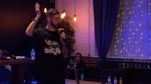 Ясновидящий рок-эзотерик дал людям ответы прямо из потока. Максим Ульянов