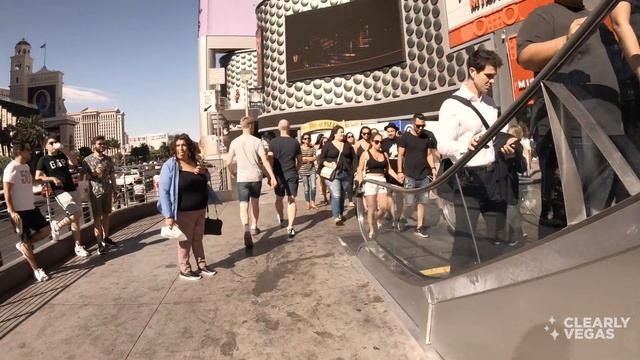 Walking the Las Vegas Strip | Vlog 2 | Vegas Cops These Days смотреть онлайн